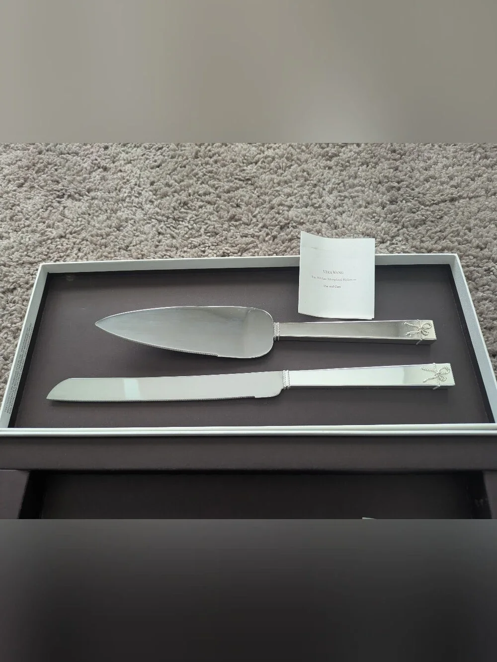 Vera Wang Love Knots Cake Knife and Server Set